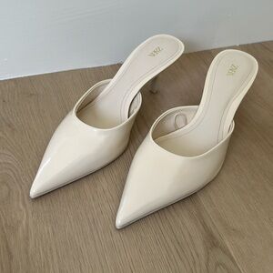 Ivory pointy toe mule